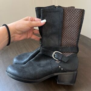 UGG Lula Mae Black Nubuck Leather Heeled Buckle Boots – Size 7 - EUC